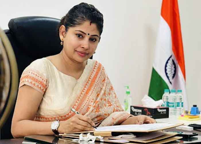 Smita Sabharwal, now shifted from Tourism to Finance Commission, responds with Gita verse and recalls her efforts in formulating the state’s tourism policy.