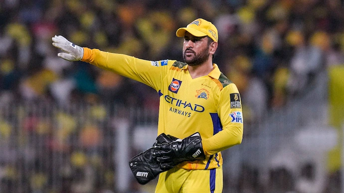 Adam Gilchrist suggests Dhoni should retire after IPL 2025 and calls for major changes in the CSK team structure.