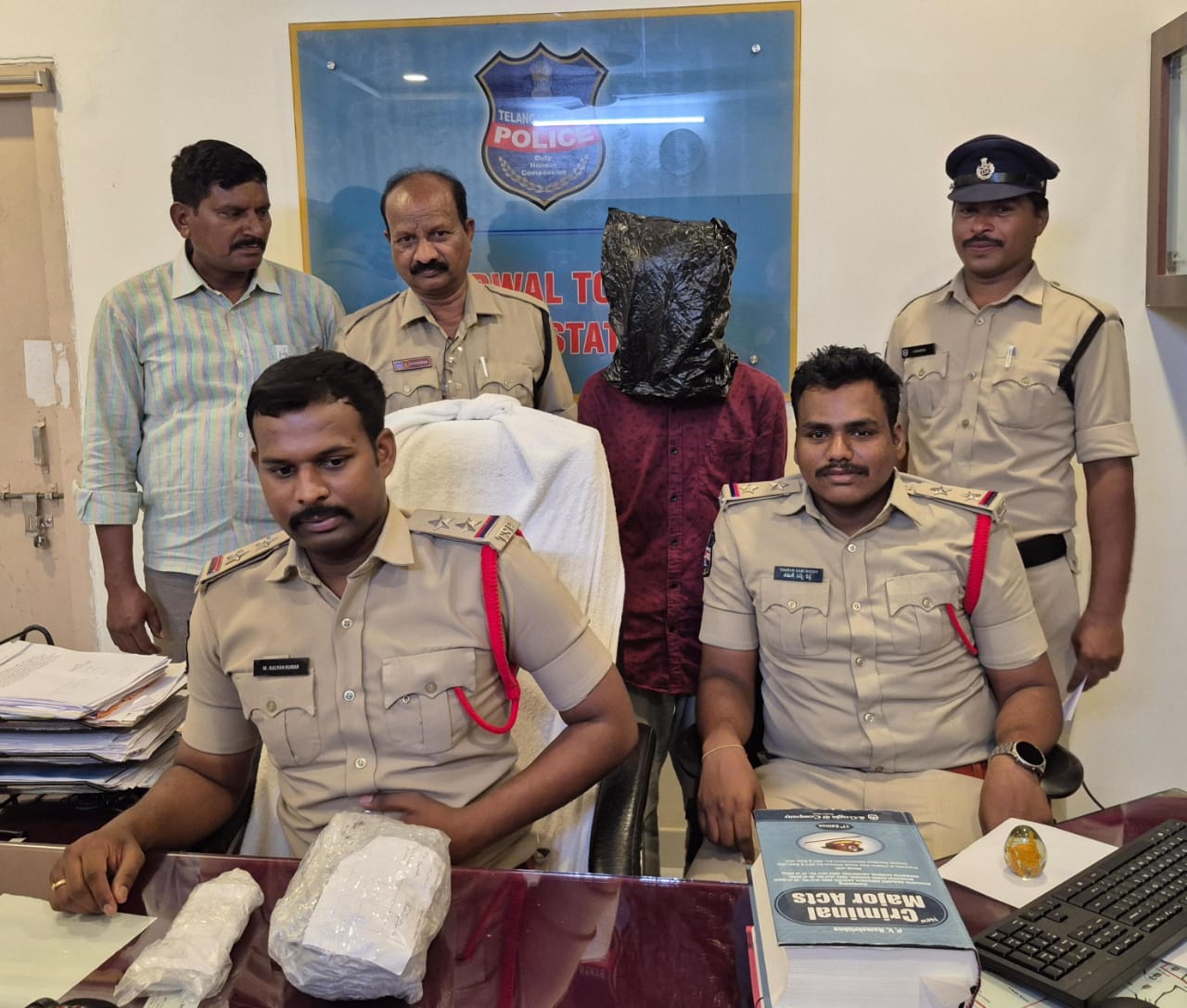 A man from Chintalapet, Gadwal, was caught with 680 kg of ganja near the agricultural market. He was arrested and sent to remand.